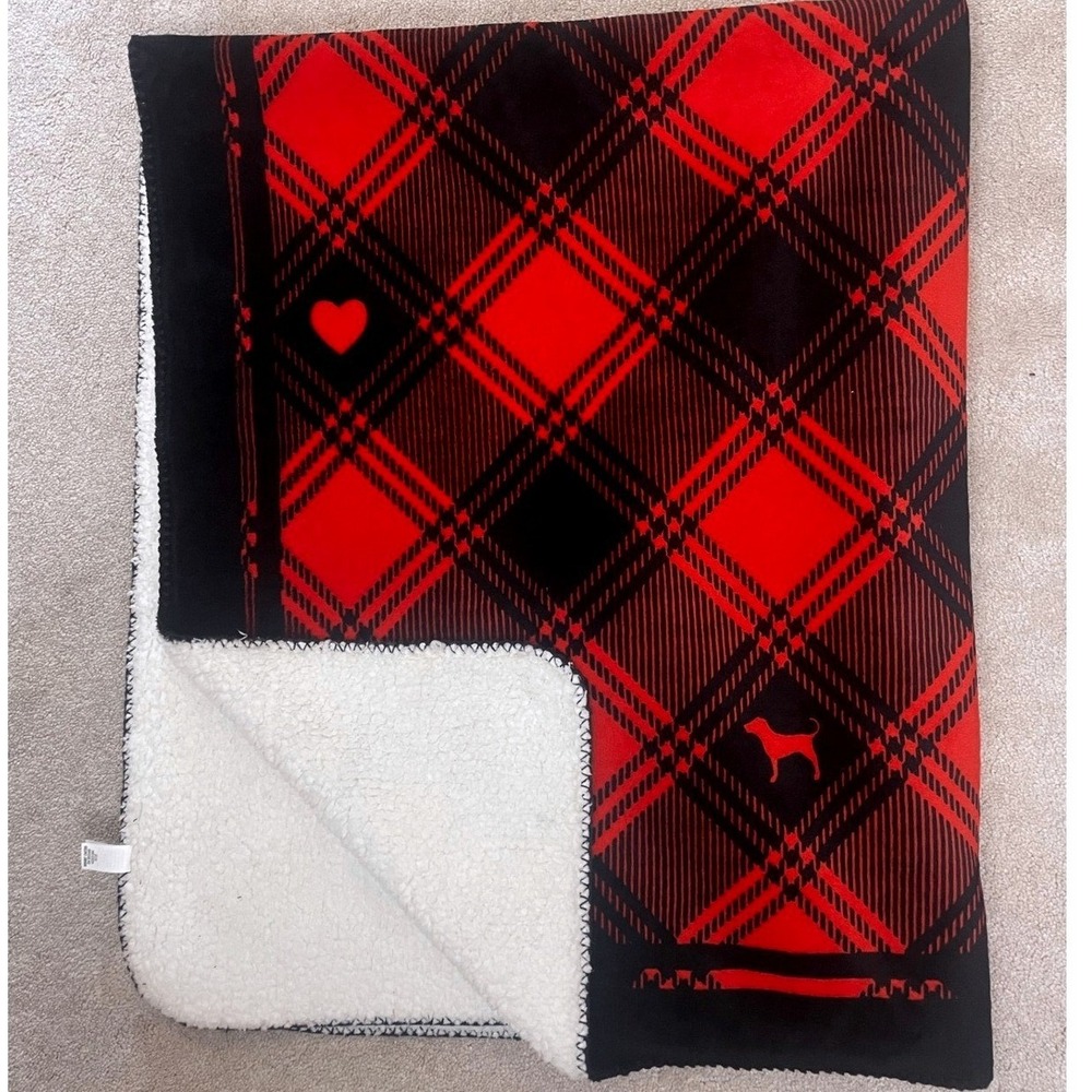 Victorias Secret PINK Sherpa Blanket Red Plaid Heart Dog 50x60 Throw Holiday EUC